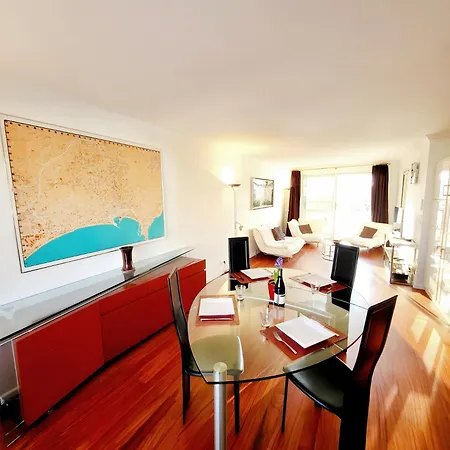 St Marc - Standing Presta